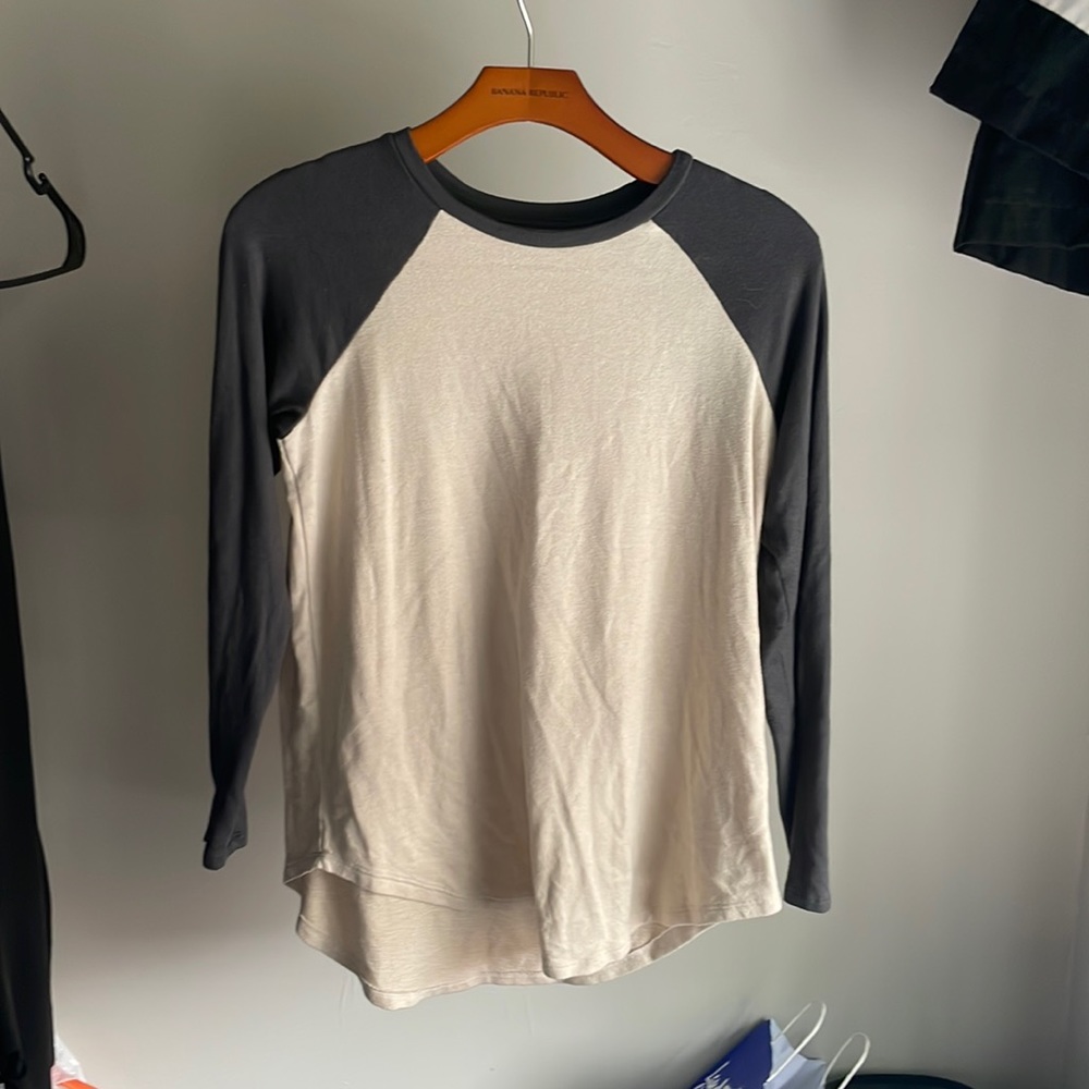 American Eagle Raglan Long Sleeve
